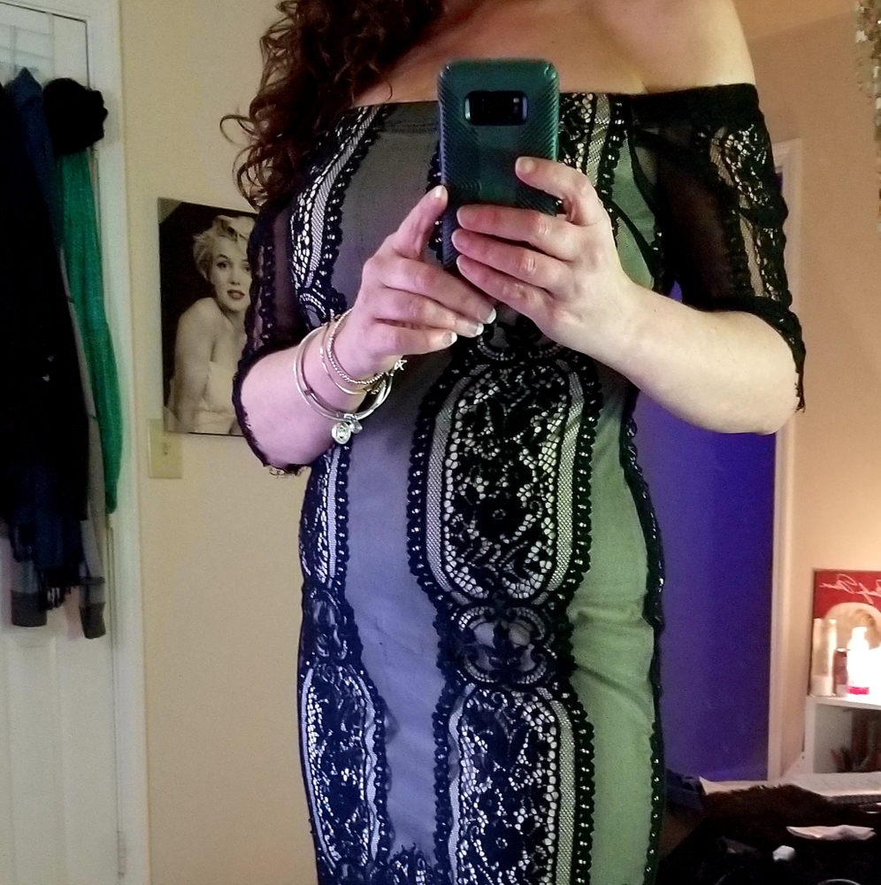 BLACK LACE PROM DRESS - Picture 5 of 5